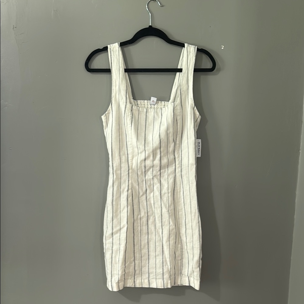 Old Navy White Sleeveless Sheath Dress